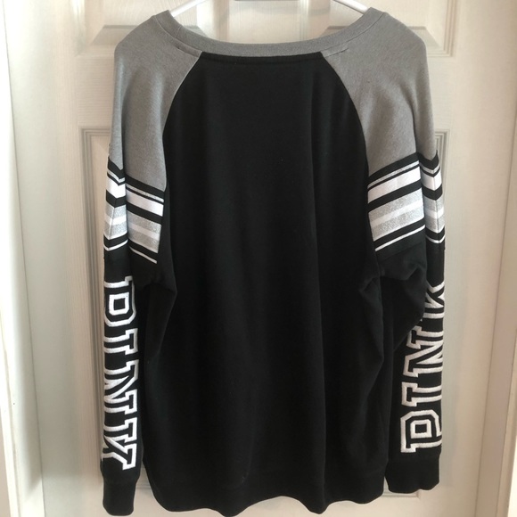 PINK Victoria’s Secret Gray Black Split White Chevron Crewneck Size L - Picture 2 of 4